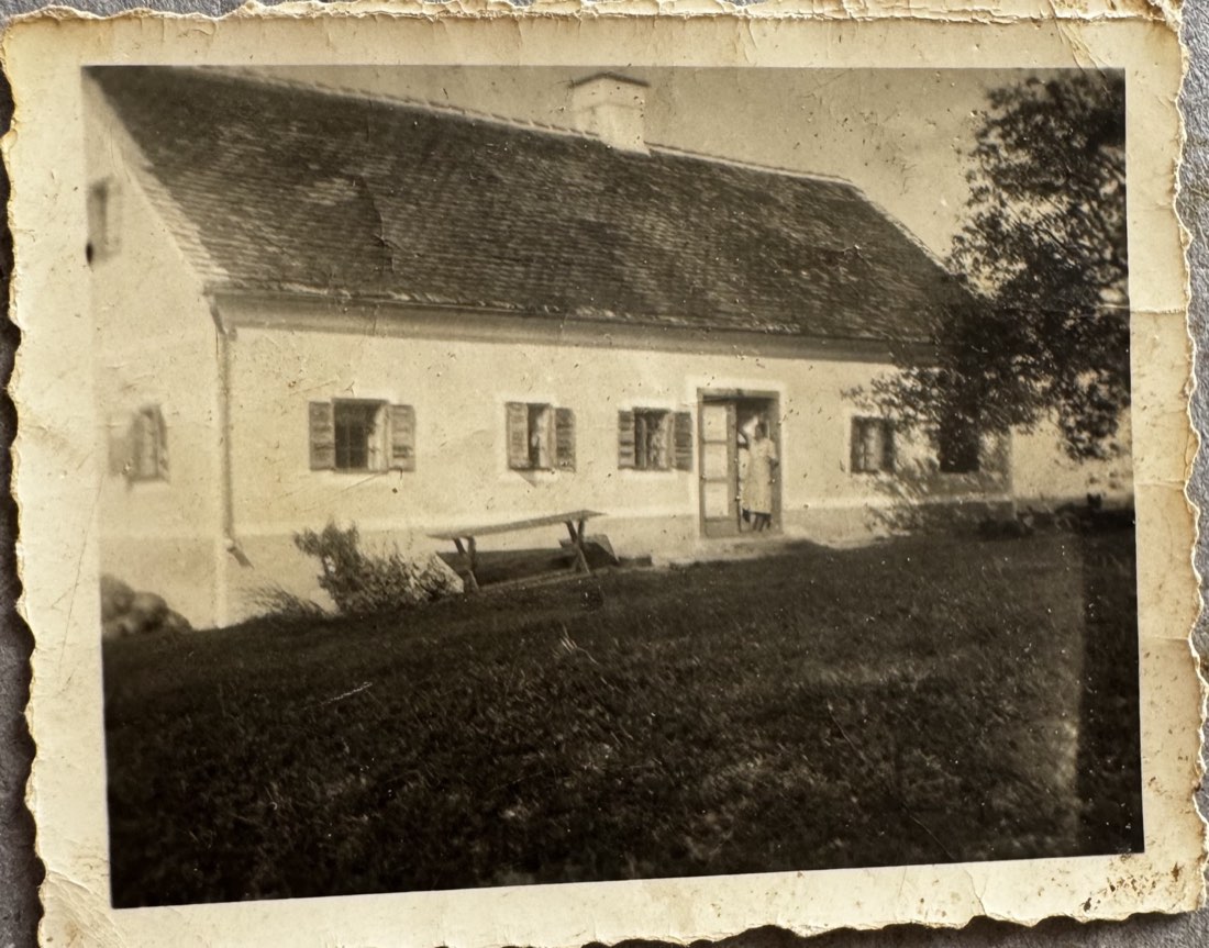Historische Aufnahme des alten Wohnhauses am Ertler Hof